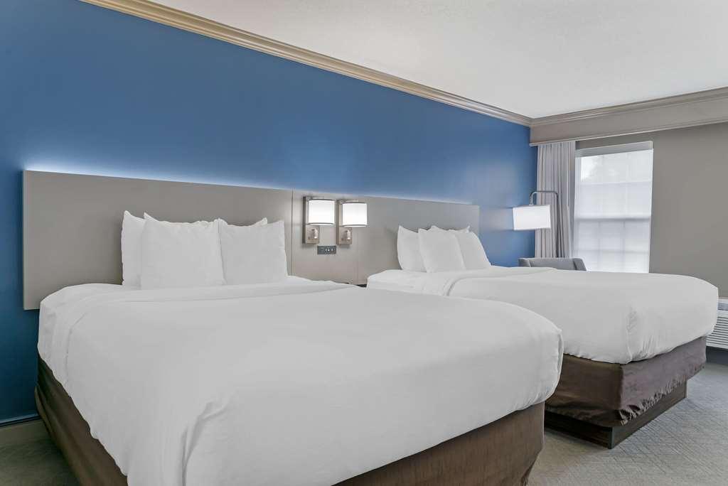 Comfort Inn Plainwell Номер фото
