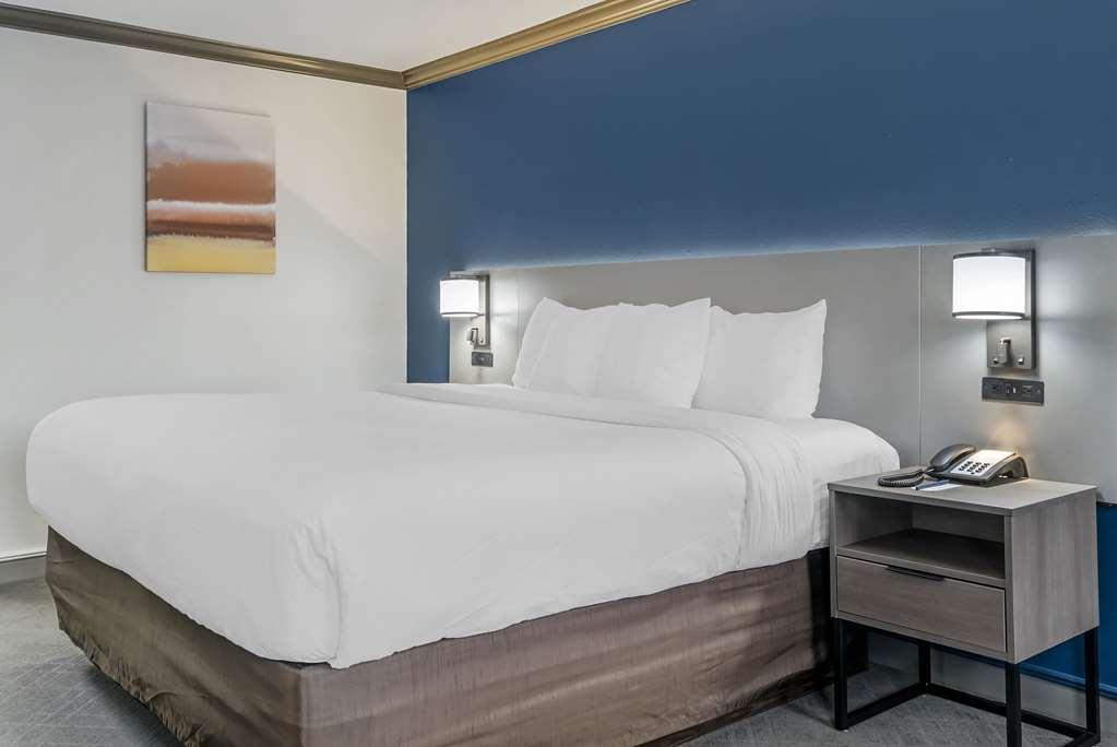 Comfort Inn Plainwell Номер фото