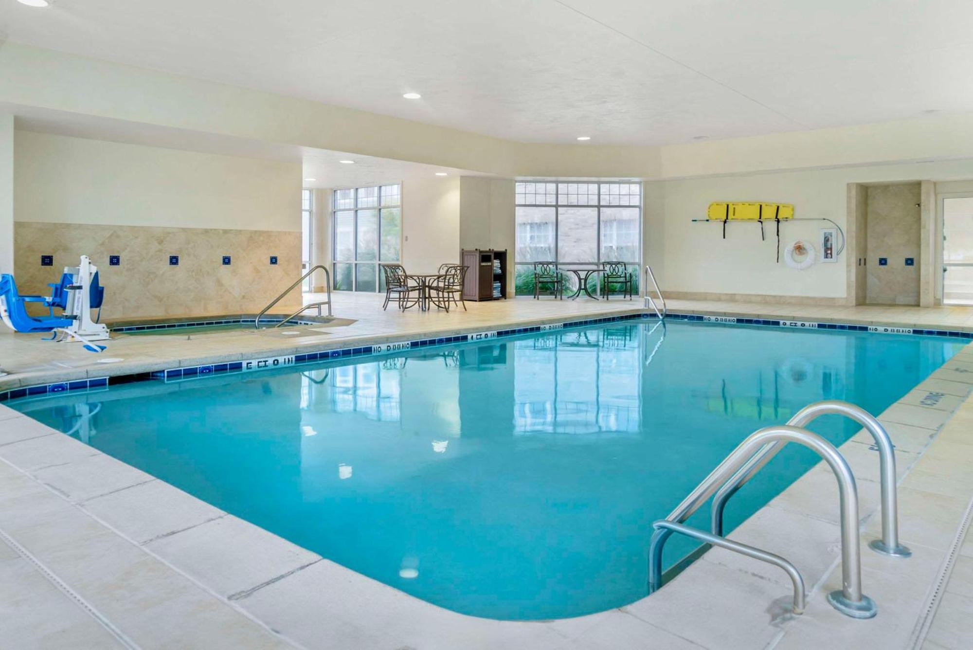 Comfort Inn Plainwell Экстерьер фото