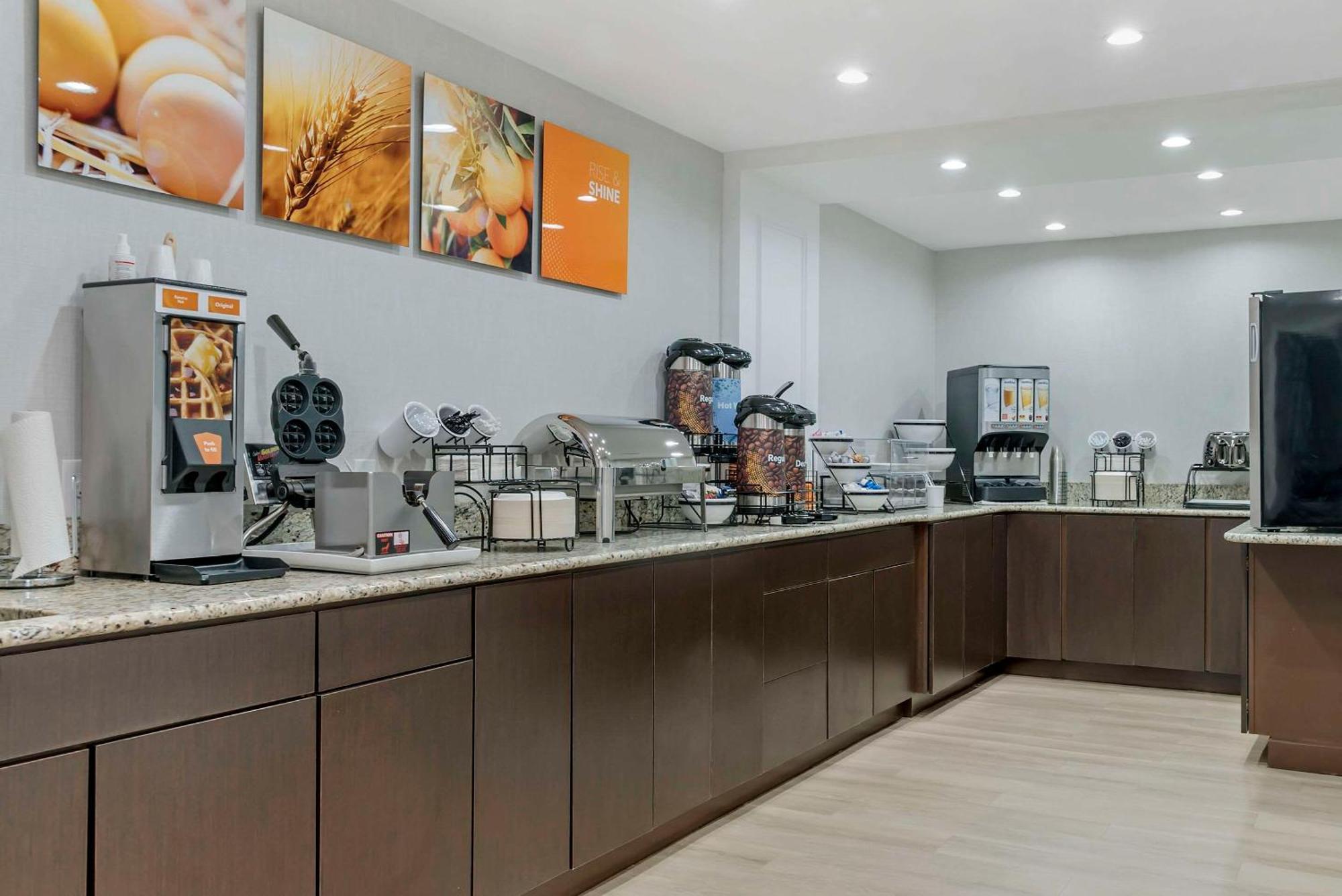 Comfort Inn Plainwell Экстерьер фото