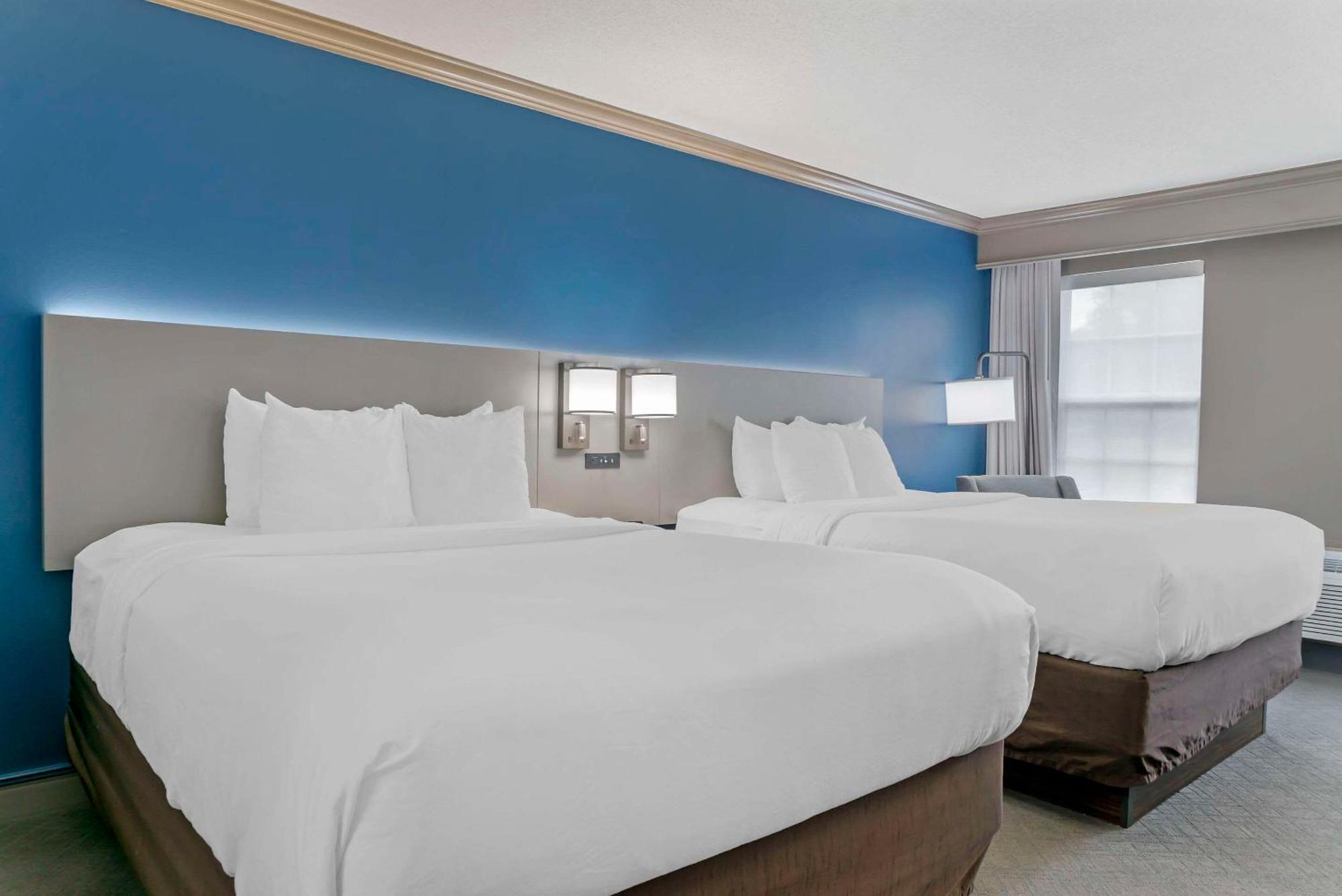 Comfort Inn Plainwell Экстерьер фото