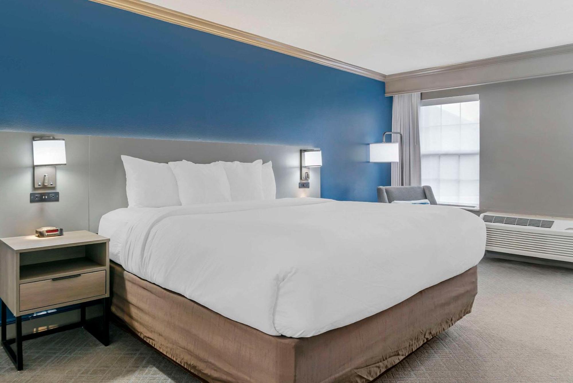 Comfort Inn Plainwell Экстерьер фото