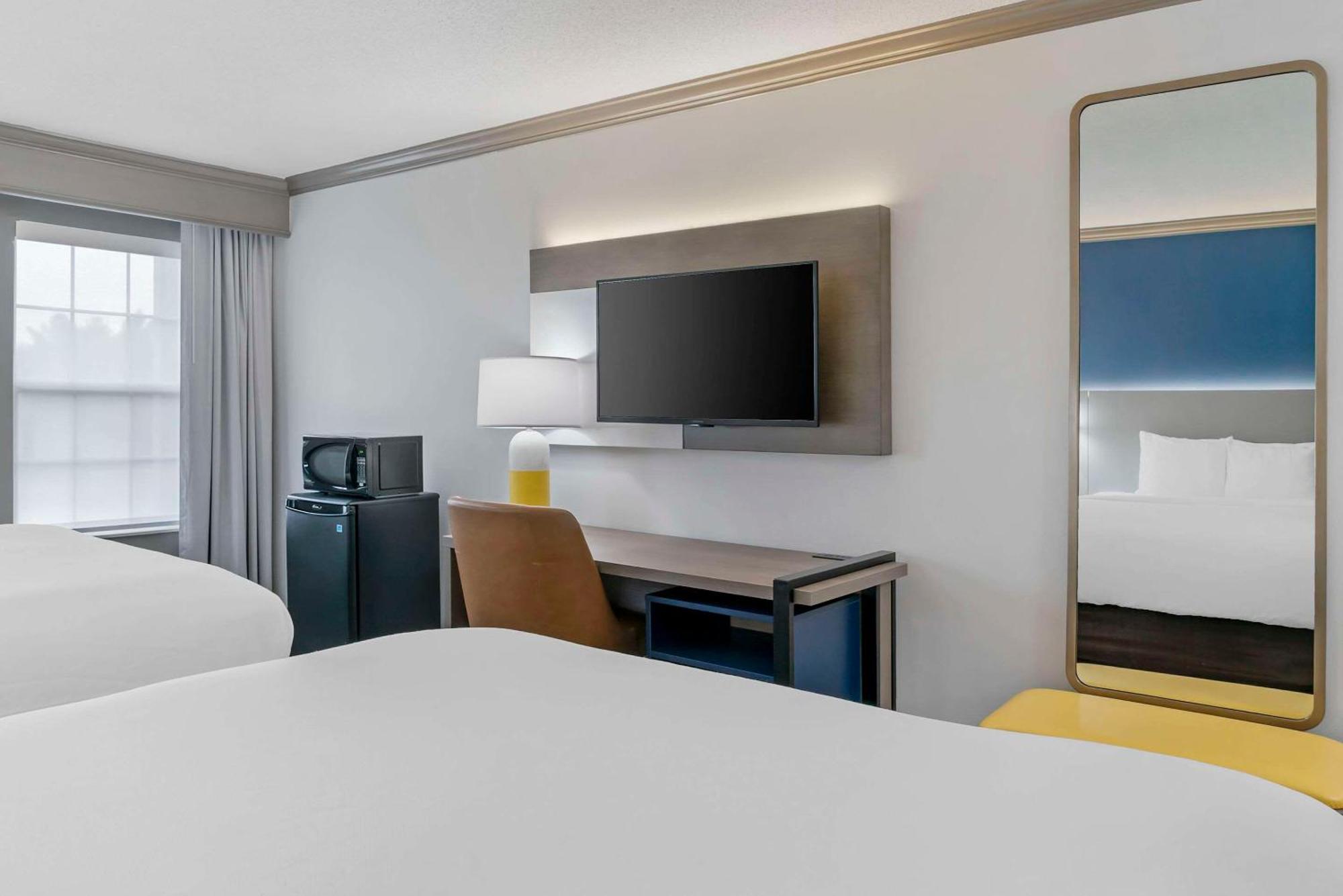 Comfort Inn Plainwell Экстерьер фото