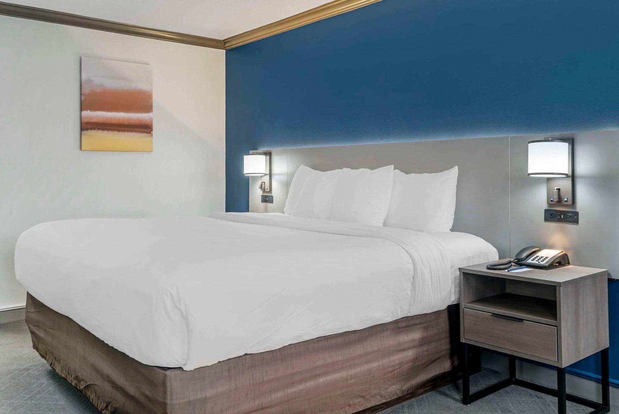 Comfort Inn Plainwell Экстерьер фото